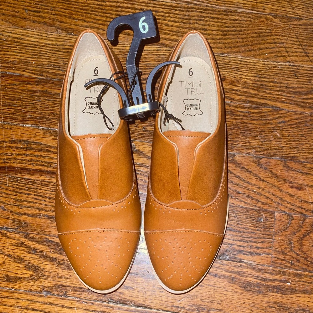 Brand new super comfortable shoes size 6